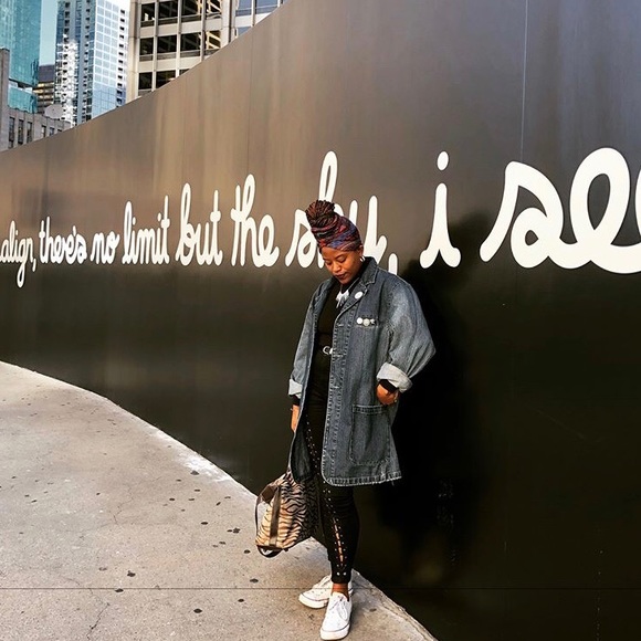 MEET YOUR POSHER! - Picture 3 of 8